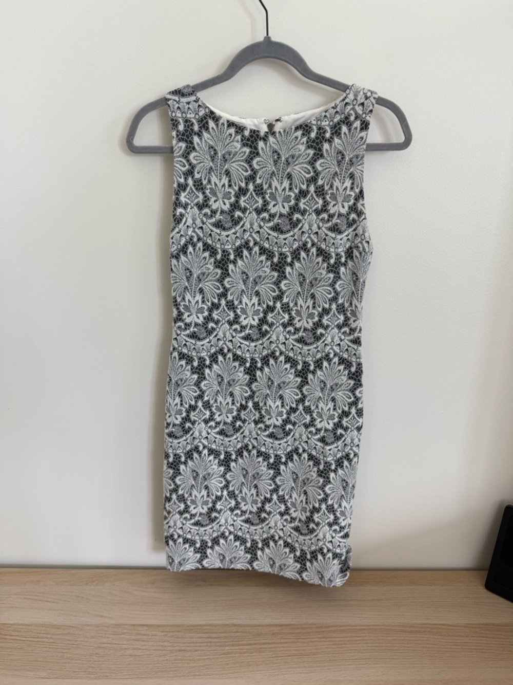 Alice + Olivia Black & White Lace-Print Midi Sheath Dress